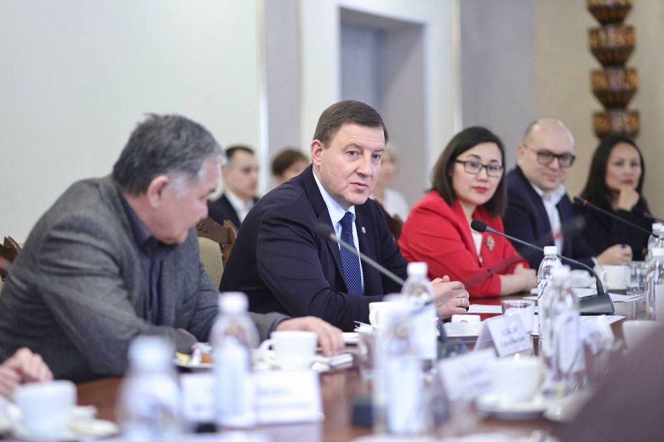 Андрей Турчак: В День российской печати встретился с журналистами наших республиканских изданий