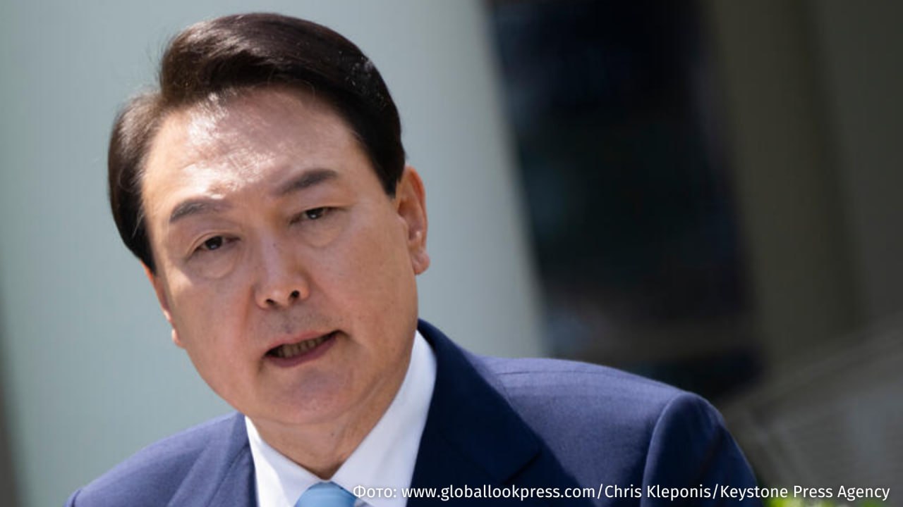 Прокуратура Южной Кореи запросила смертную казнь для экс-президента Юн Сок Ёля, сообщает Yonhap