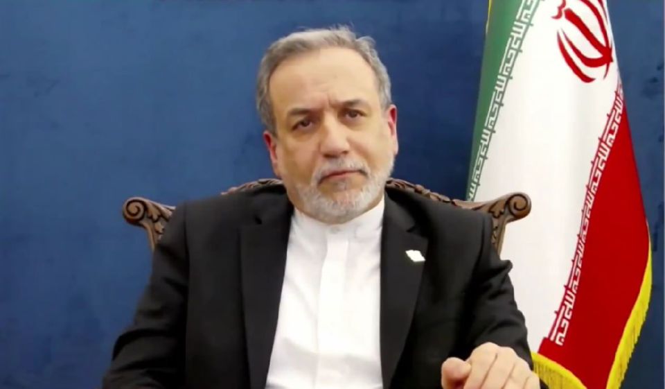 Тегеран взамен на снятие санкций готов гарантировать, что ядерная программа Ирана будет всегда оставаться мирной, заявил глава иранского МИД Аббас Аракчи