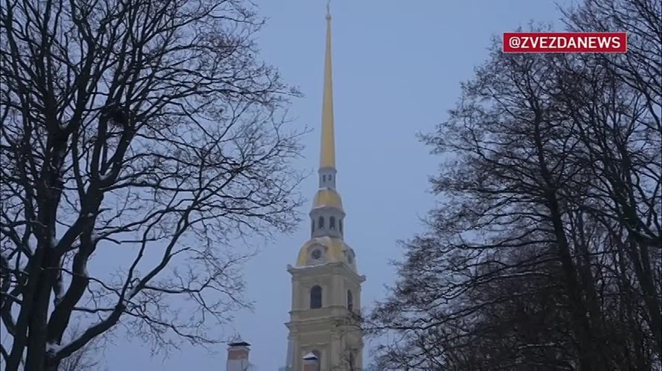 Побыть дроноводом и дать полуденный выстрел —главнокомандующий ВМФ Александр Моисеев исполнил новогодние мечты ребят в рамках акции "Елка желаний"