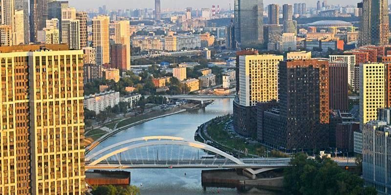 В 2025 году в Москве построили и реконструировали более 105 км дорог — от крупных магистралей до локальных развязок