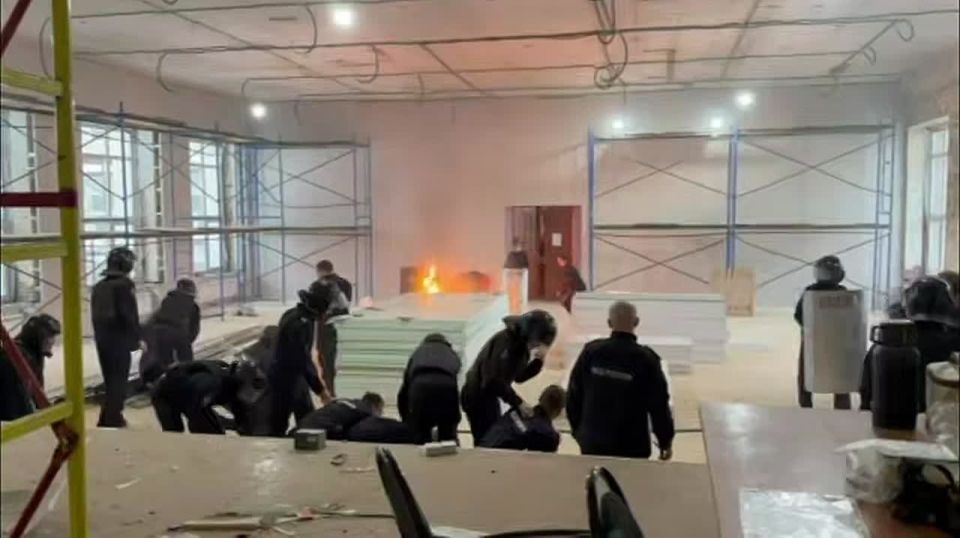 После взрыва учебной гранаты в центре МВД в Сыктывкаре потерпевшими признаны более 30 человек, сообщили в СК