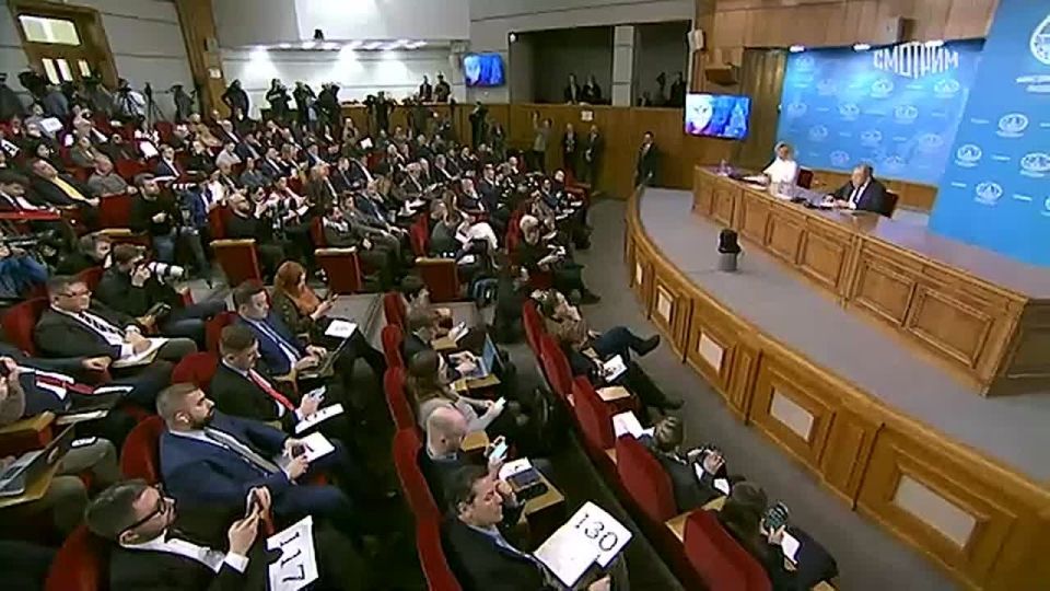 Господин Мерц недавно сказал, что нельзя позволить России получить своё по Украине, поскольку это будет равнозначно умиротворению Гитлера