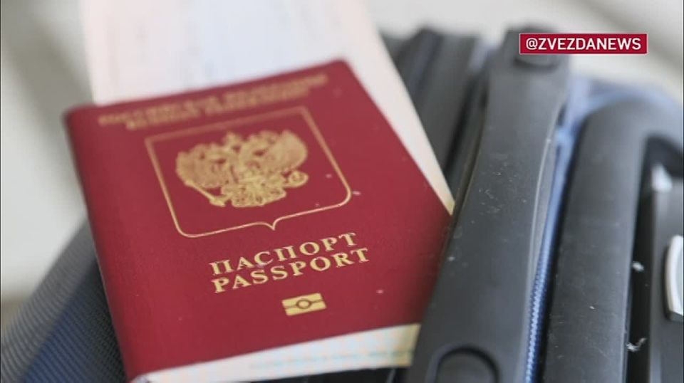 С этого дня дети до 14 лет могут выезжать из страны только при наличии загранпаспорта — это нужно для пресечения незаконной миграции и серых схем, объяснила зампред ГД по туризму "Звезде"