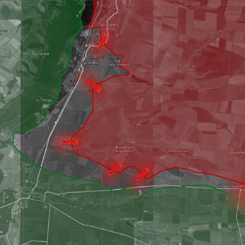 «На Купянском направлении ВС РФ продолжают наступление в лесном массиве в районе н.п. Богуславка. Также продвижение российских войск фиксируется южнее населенного пункта Новоплатоновка в направлении Боровой»