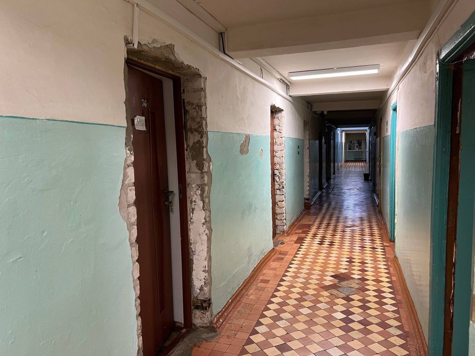 Юлия Витязева: Мда….. Душераздирающее и удручающее зрелище. При всем при том, что деньги на новые общаги для студентов у нас есть. Но вот желания их строить явно у кого-то пока не хватает