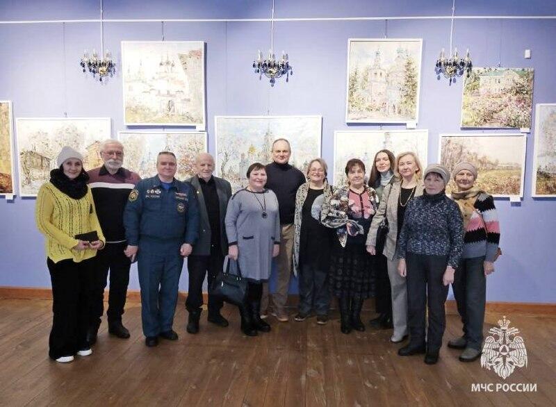 Ветераны и огнеборцы 58 пожарно-спасательной части Одоева посетили церемонию открытия выставки картин «Родная земля»