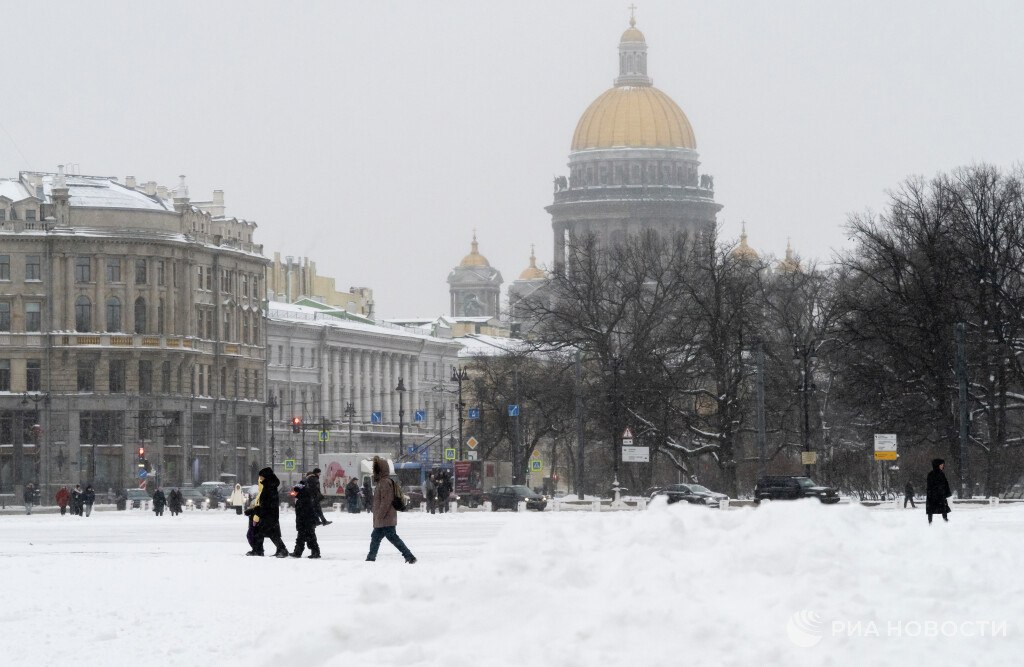 "Желтый" уровень погодной опасности объявили в Петербурге из-за мороза – температура скоро может опуститься до -20