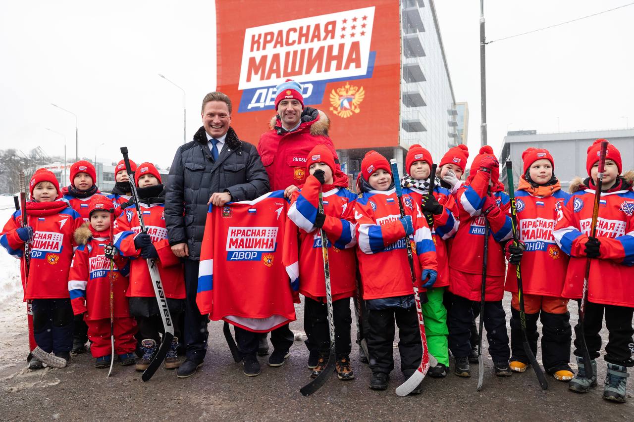 Возрождаем традиции дворового хоккея России