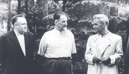 �������� "������������" � "���������" ����� �������� ��������� ������ 50-� �����, ������� ������� ������� �������� ������ ���������