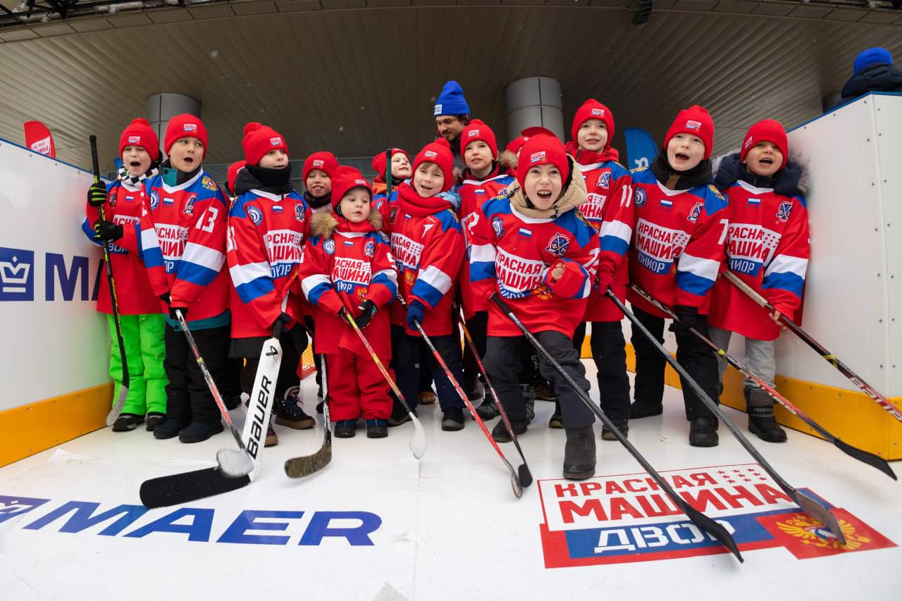Возрождаем традиции дворового хоккея России Возрождаем традиции дворового хоккея России