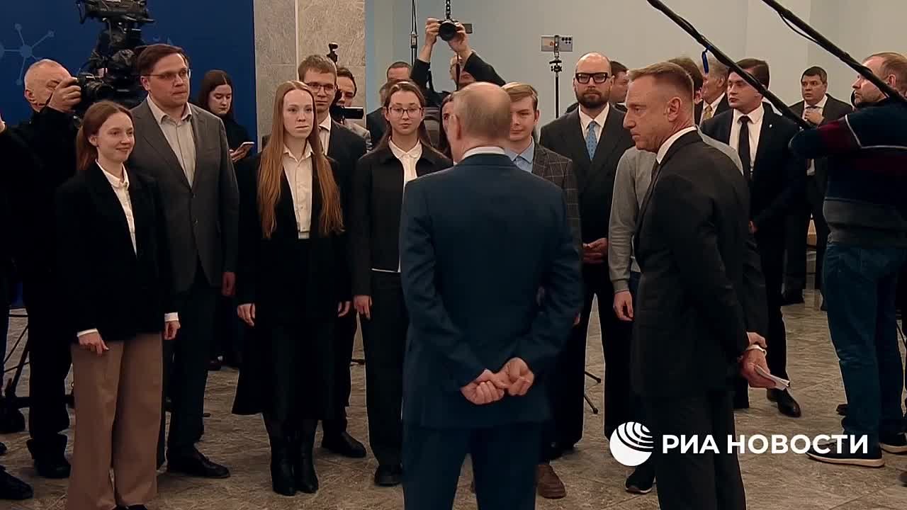Путин встретился со студентами и выпускниками Физтеха незадолго до Татьянина дня