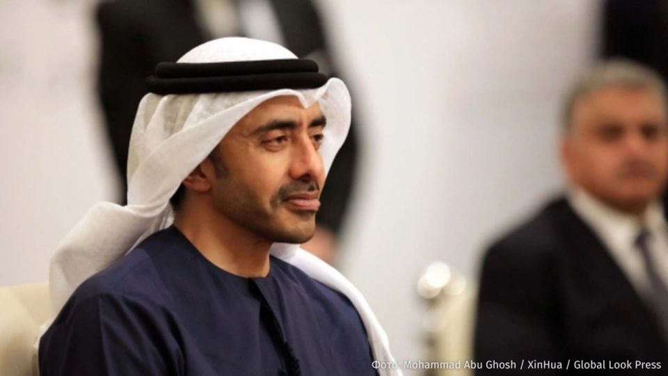 Встречи в ОАЭ делегаций России, Украины и США для проведения трехсторонних переговоров продлятся два дня, сообщил глава МИД ОАЭ Абдалла бин Заид Аль Нахайян