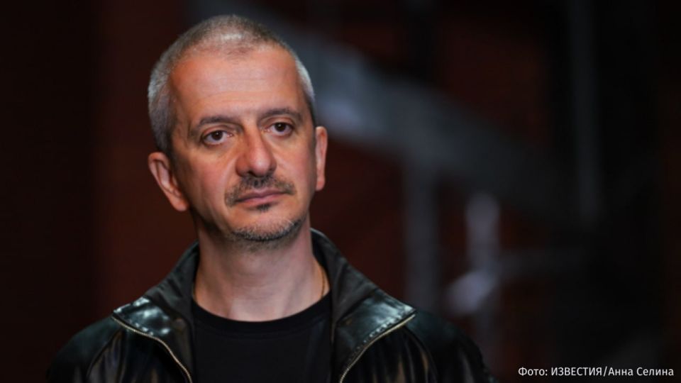 Режиссёр театра и кино Константин Богомолов назначен и.о. ректора Школы-студии МХАТ, выяснили "Известия"