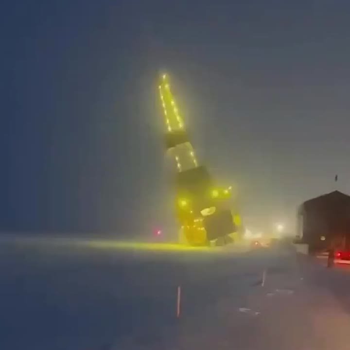 На Аляске рухнула крупнейшая в США буровая установка: