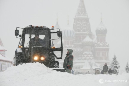 Полуметровые сугробы выросли в Москве впервые с начала зимы, рассказали синоптики
