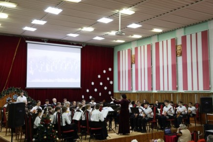 Под звуки музыки. В Детской музыкальной школе №1 состоялся концерт, посвящённый 165-летию Василия Васильевича Андреева, русского музыканта, организатора и руководителя первого в истории оркестра русских народных инструментов...