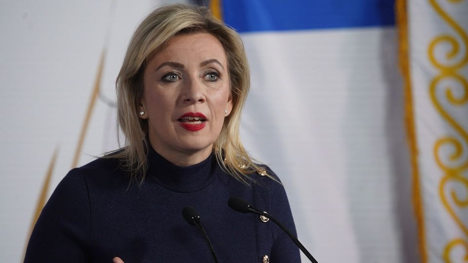 Ввод санкций ЕС против российских журналистов — очередное проявление сегрегации по национальному признаку, идеологическая селекция и травля инакомыслия, заявила "Звезде" Мария Захарова