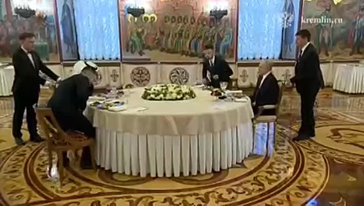 Российско-эмиратские переговоры продолжились в формате официального завтрака