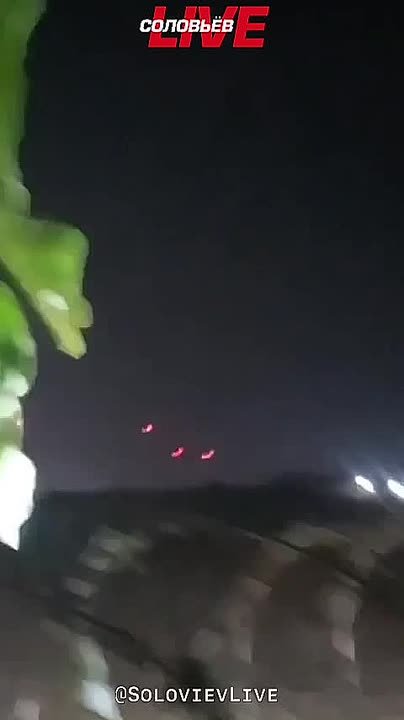 На видео, как утверждается, снята работа ПВО в районе международного аэропорта столицы Нигера города Ниамей