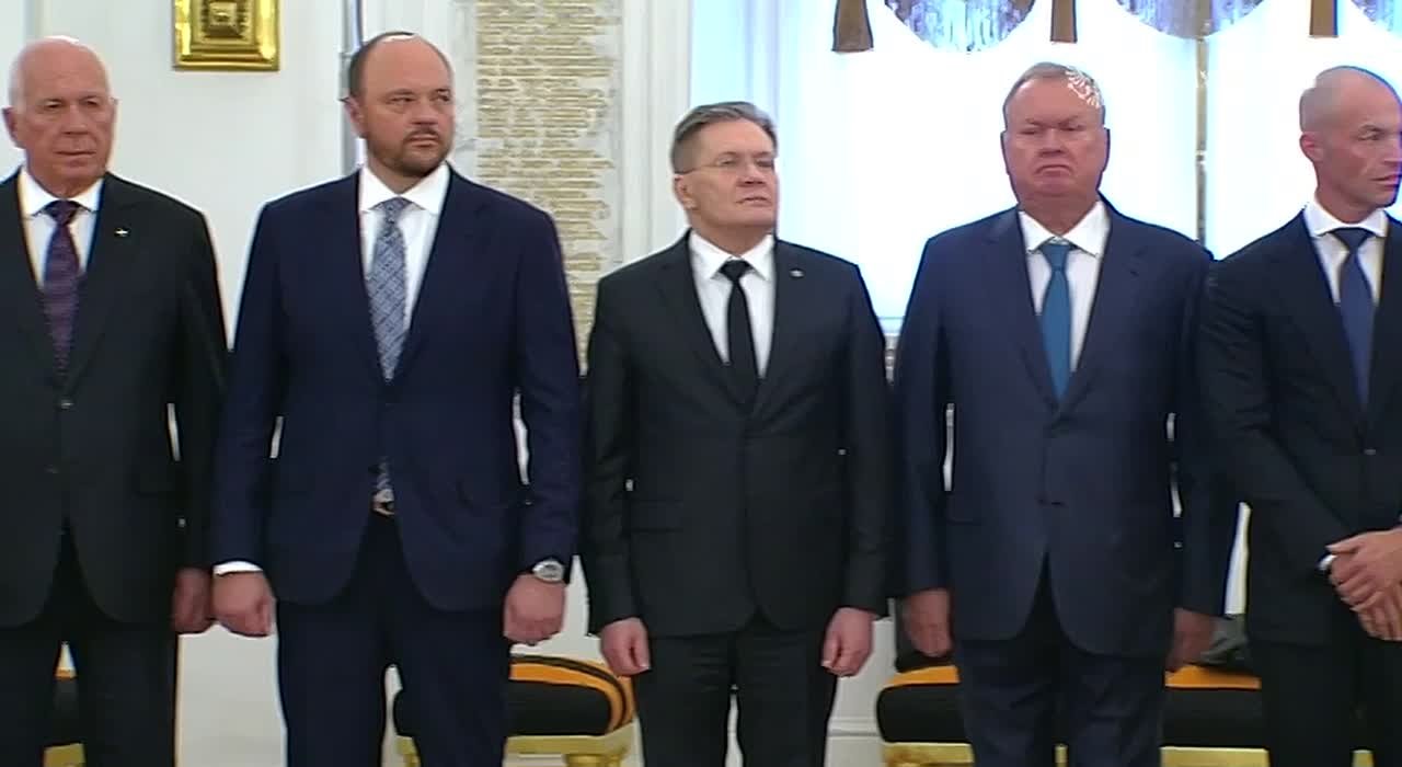 В состав российской делегации на переговорах Владимира Путина и Мухаммеда бен Заида Аль Нахайяна в Кремле вошли представители деловых кругов