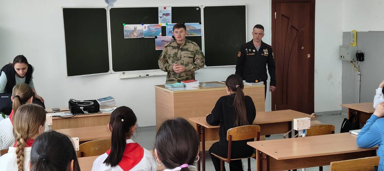 Олег Царёв: Ветераны боевых действий и СВО начинают работу советниками директоров в школах Северной Осетии Олег Царёв: Ветераны боевых действий и СВО начинают работу советниками директоров в школах Северной Осетии