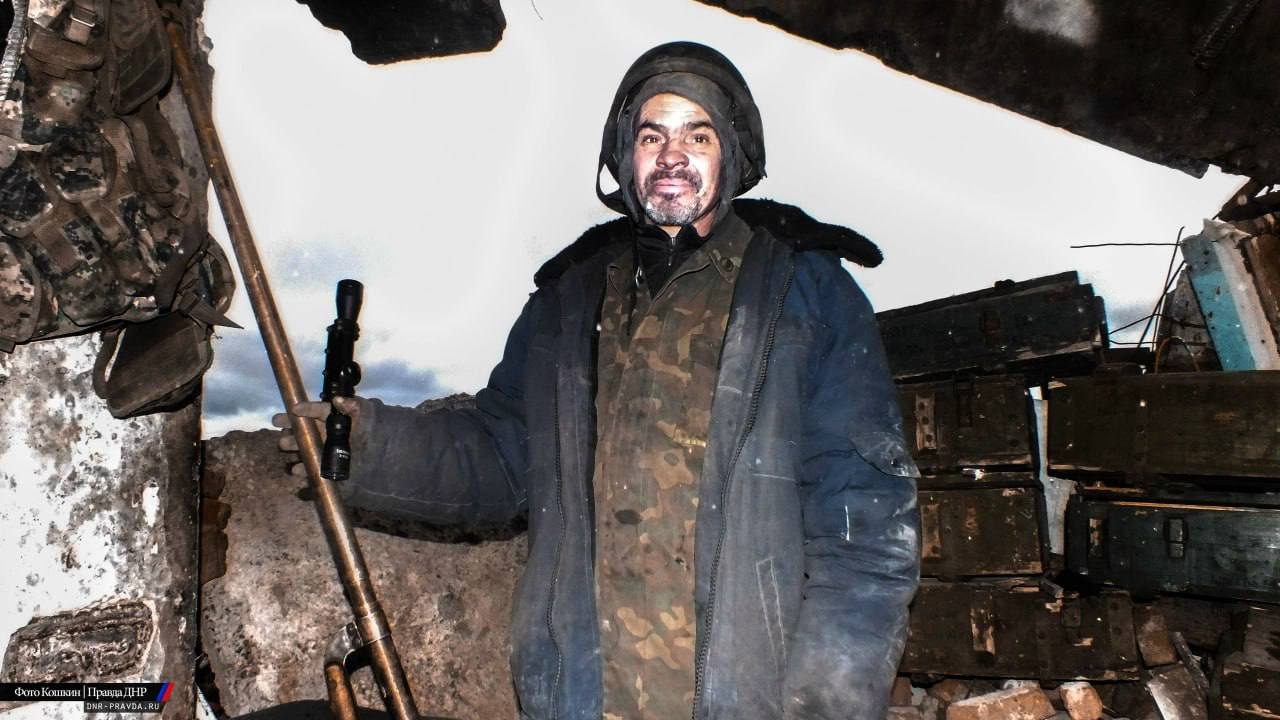 Александр Сладков: Дмитрий Астрахань. «Болты в томате» для ценителей боевой техники, оружия и экипировки