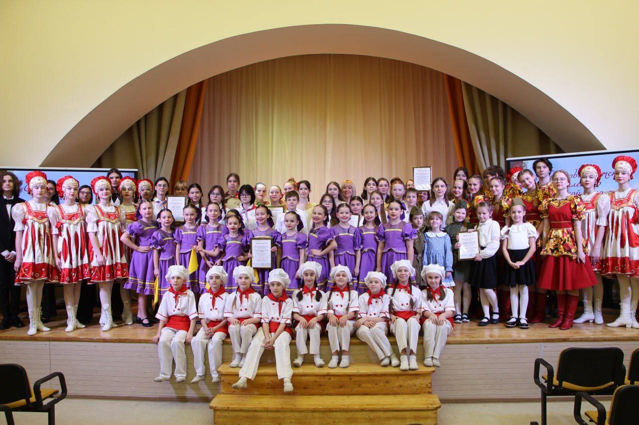 Вокальная студия «Перелетный возраст» из Новомосковска получила звание образцового коллектива Тульской области