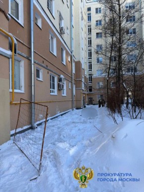 В Москве произошел трагический инцидент, в результате которого погибла женщина