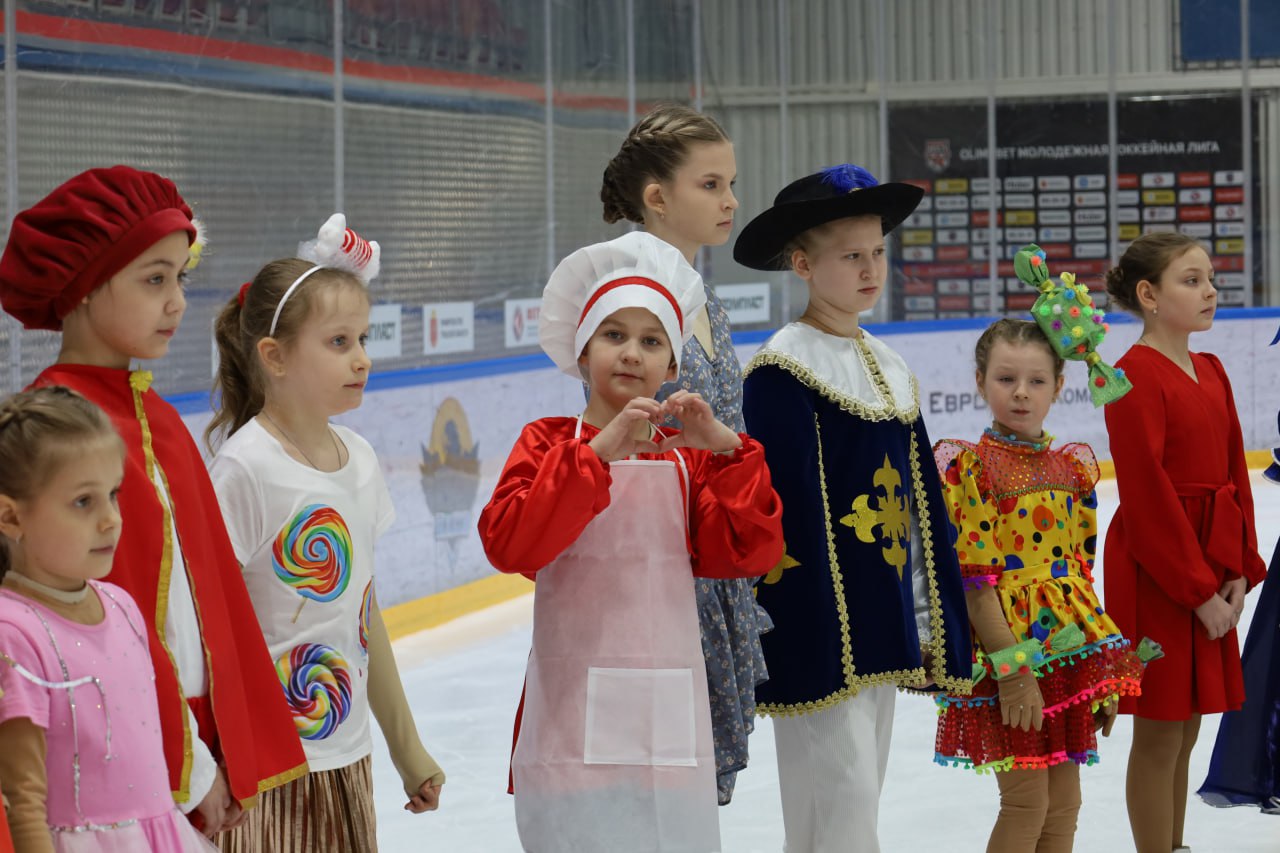 Уже 10 Лет новомосковские фигуристы создают настоящую сказку на льду Уже 10 Лет новомосковские фигуристы создают настоящую сказку на льду