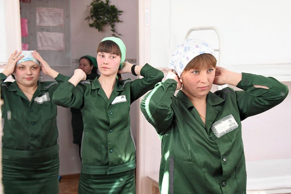 "Зачем вы надели на Трепову платок, зачем специально создаёте какой-то страдальческий образ?", пишет мне возмущенный подписчик "Зачем вы надели на Трепову платок, зачем специально создаёте какой-то страдальческий образ?", пишет мне возмущенный подписчик