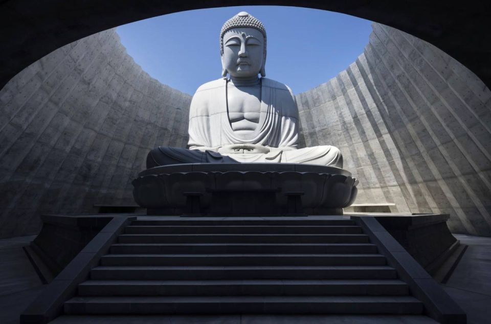 «Весь секрет существования заключается в избавлении от страхов. Не бойся того, что с тобой будет, твоё будущее от этого не изменится, зато настоящее станет спокойным.»