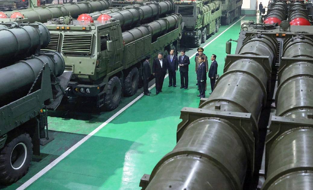 WarGonzo: Корея №1: Старый и новый год в КНДР, стройки, ракеты и семья Ким Чен Ына WarGonzo: Корея №1: Старый и новый год в КНДР, стройки, ракеты и семья Ким Чен Ына