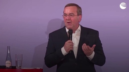 "Грустной задницей радостно не пукнешь"