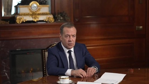 Россия так и не нашла никаких подлодок, об отправке которых говорил Трамп, отметил зампред Совбеза России Дмитрий Медведев