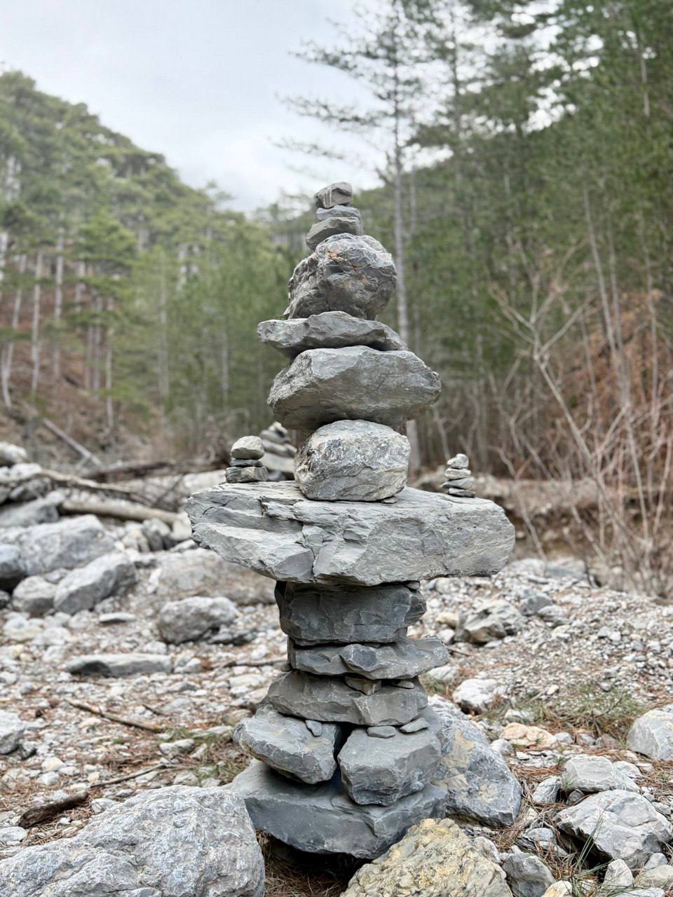 В ущелье над Ялтой.. Олег Царёв В ущелье над Ялтой.. Олег Царёв