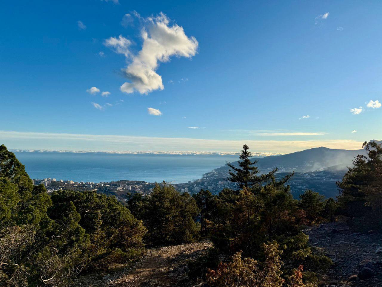 В ущелье над Ялтой.. Олег Царёв