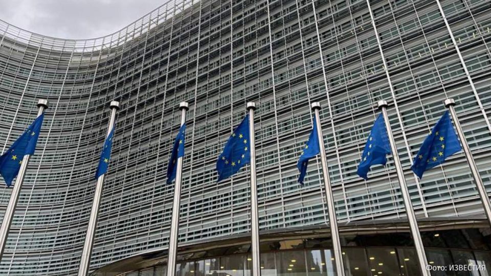 �������� ��������� �������� �150 ��� ����������, ��������� "������" � �������, ����� Politico �� ������� �� ������ �� ��������������