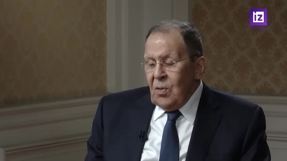 "Это жалкая дипломатия": Эммануэлю Макрону надо просто позвонить Владимиру Путину, если французский лидер действительно хочет серьезно поговорить