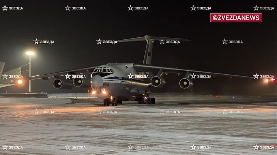 Самолет с освобожденными российскими бойцами приземлился в Подмосковье