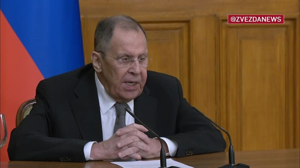 Покушение на генерал-лейтенанта Владимира Алексеева — это террористический акт, который в очередной раз подтвердил факт того, что Зеленский нацелен на срыв переговоров, заявил Лавров