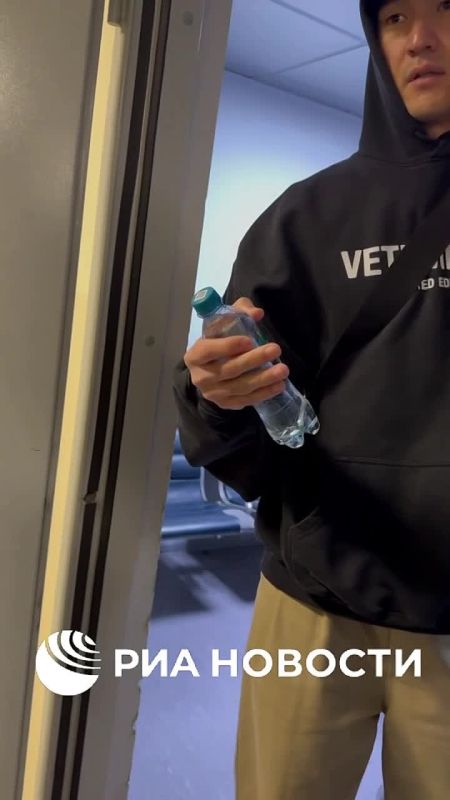 Нурлану Сабурову запретили въезд в Россию на 50 лет, решение приняли в интересах нацбезопасности страны, сообщил РИА Новости источник в правоохранительных органах