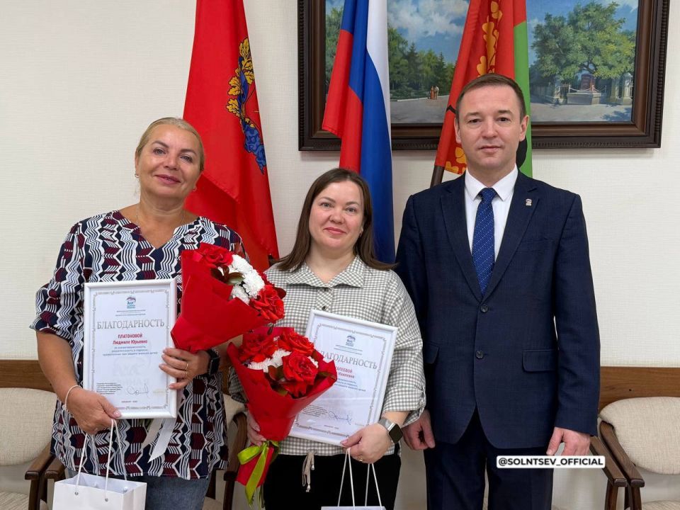 По 500 тысяч рублей получат в качестве премии две воспитательницы, защитившие детей от напавшего на детсад мужчины в Оренбургской области