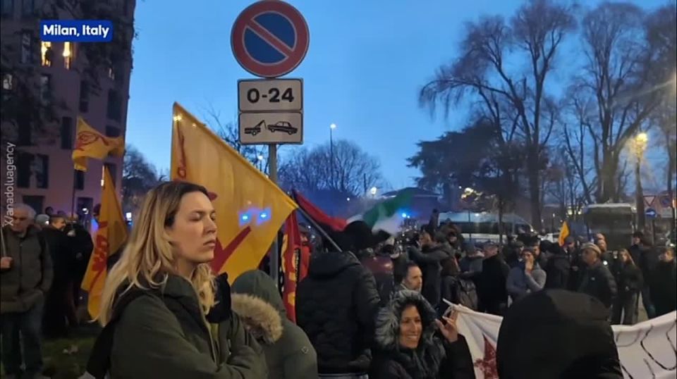 Олимпийские игры начались с громких празднований протестов — на улицы Милана вышли сотни людей с лозунгами против ICE