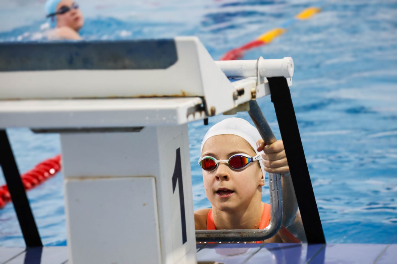 Держимся на плаву!. В новомосковской ДЮСШ №1 стартовал чемпионат Тульской области по плаванию Держимся на плаву!. В новомосковской ДЮСШ №1 стартовал чемпионат Тульской области по плаванию