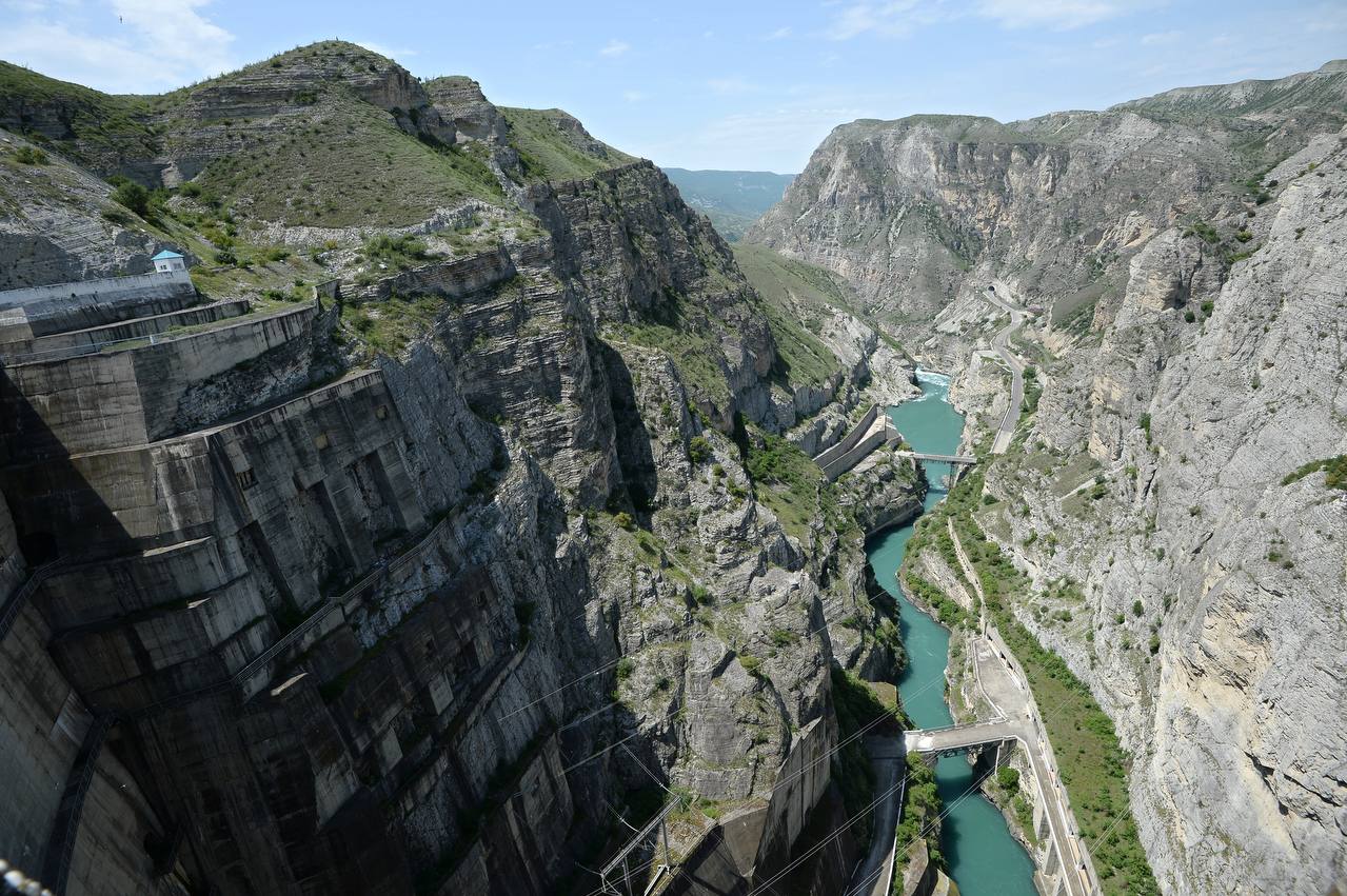 Дагестан, Ингушетия и Северная Осетия получат 1,8 млрд рублей на развитие предприятий энергетики и ЖКХ