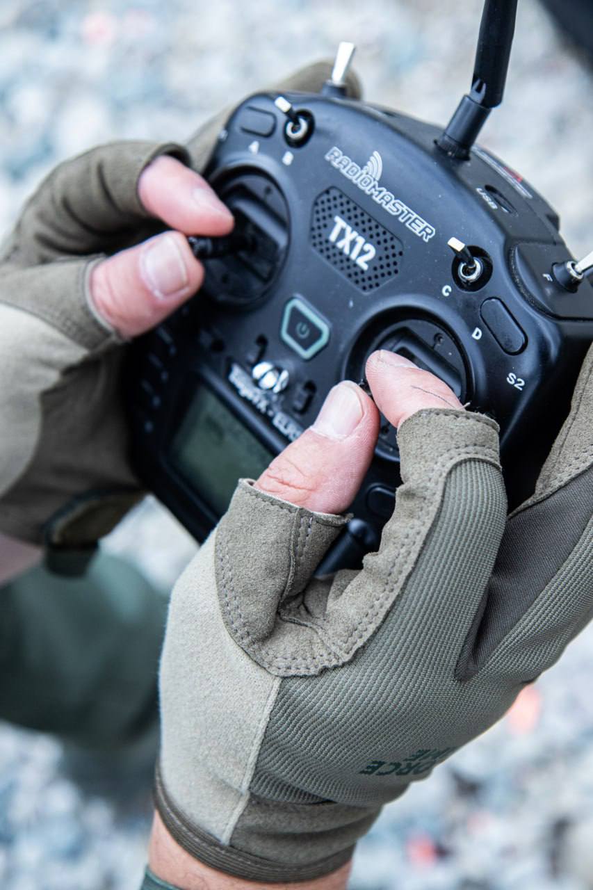 Александр Коц: Пока государство всё активнее говорит о поддержке отечественных производителей, я каждый раз ловлю себя на мысли: а мы сами-то знаем, что у нас делают реально достойные вещи? Александр Коц: Пока государство всё активнее говорит о поддержке отечественных производителей, я каждый раз ловлю себя на мысли: а мы сами-то знаем, что у нас делают реально достойные вещи?