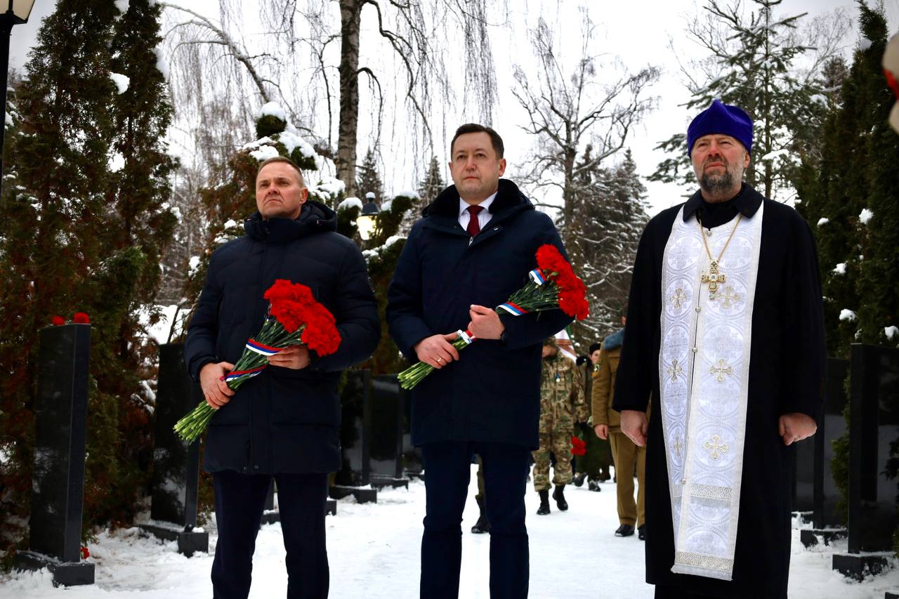 37-ую годовщину вывода советских войск из Афганистана отметили в Новомосковске 37-ую годовщину вывода советских войск из Афганистана отметили в Новомосковске