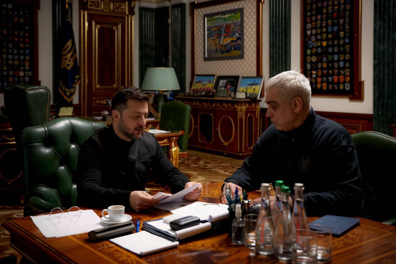 Олег Царёв: Зеленский снова по отдельности заслушал доклады руководителей СБУ: врио главы Службы Хмару и его первого зама Поклада Олег Царёв: Зеленский снова по отдельности заслушал доклады руководителей СБУ: врио главы Службы Хмару и его первого зама Поклада