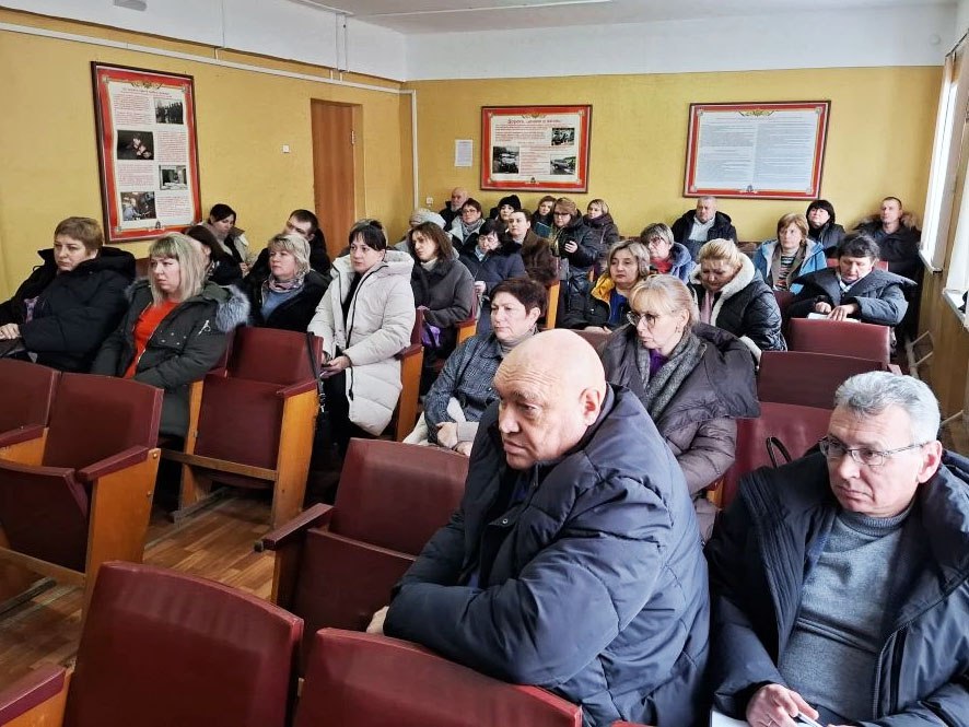 В Кимовске полицейские обсудили с директорами школ вопросы профилактики экстремизма в молодежной среде В Кимовске полицейские обсудили с директорами школ вопросы профилактики экстремизма в молодежной среде